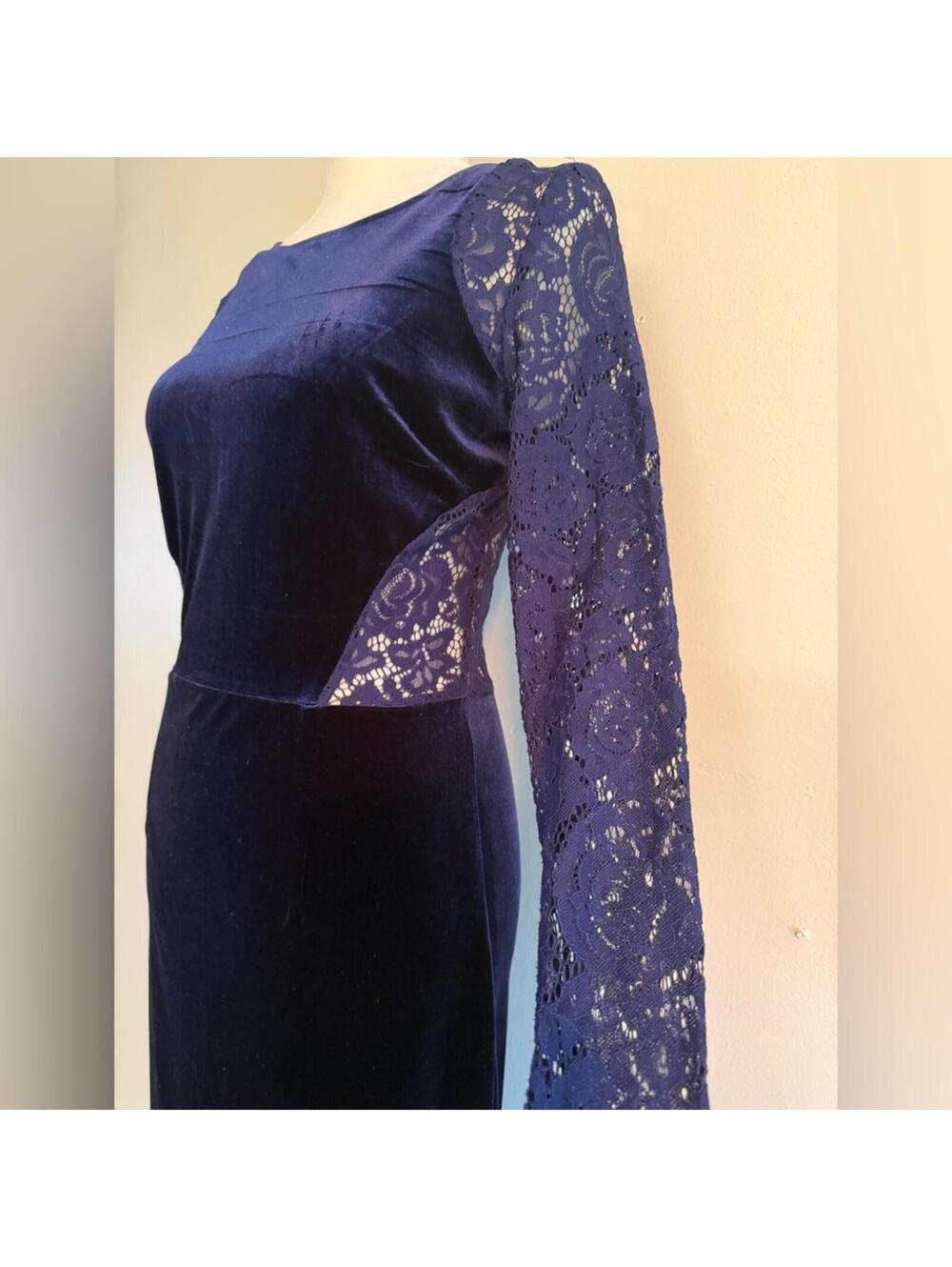 Navy Velvet Lace Sleeve Sheath Dress - Picture 3 of 6